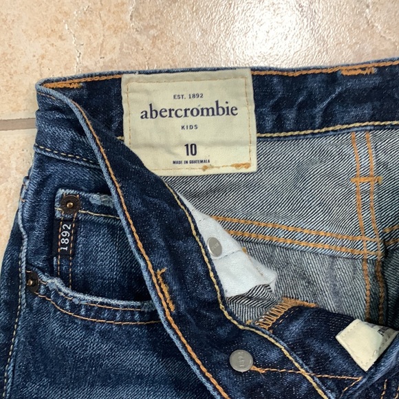 Brand new Abercrombie kids jeans. Never worn and no tears, stains, or stressing. - Picture 3 of 5